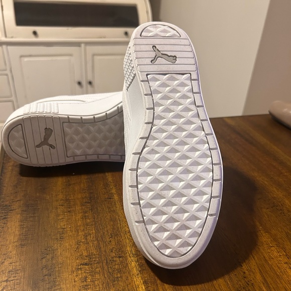 Puma White and Gray Platform Athletic Shoes - Picture 6 of 7